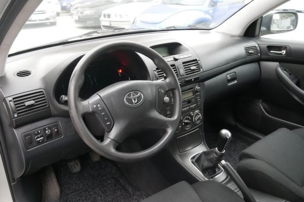Toyota Avensis - Galeria [8]