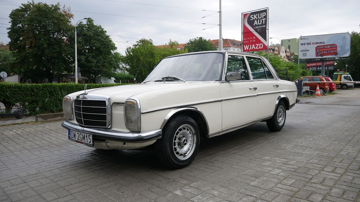 Mercedes-Benz W115 - Galeria [1]